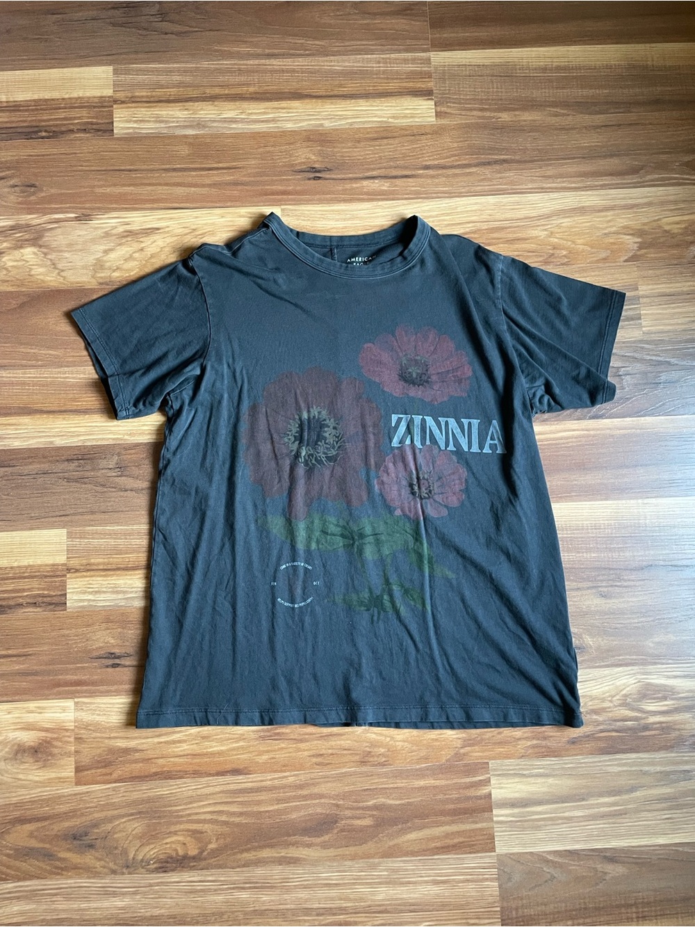 American Eagle Zinnia Graphic Tee 100% Cotton Washed Black T-Shirt Small